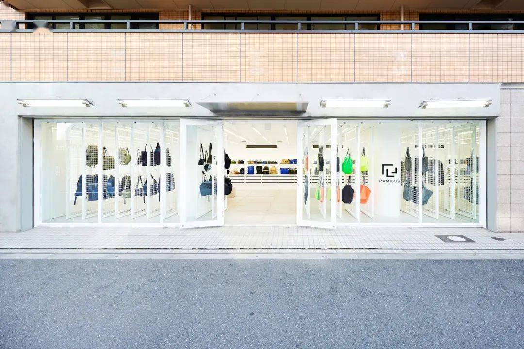 品牌|一年过去了，我仍搞不懂 HEAD PORTER 为什么要改名为 RAMIDUS