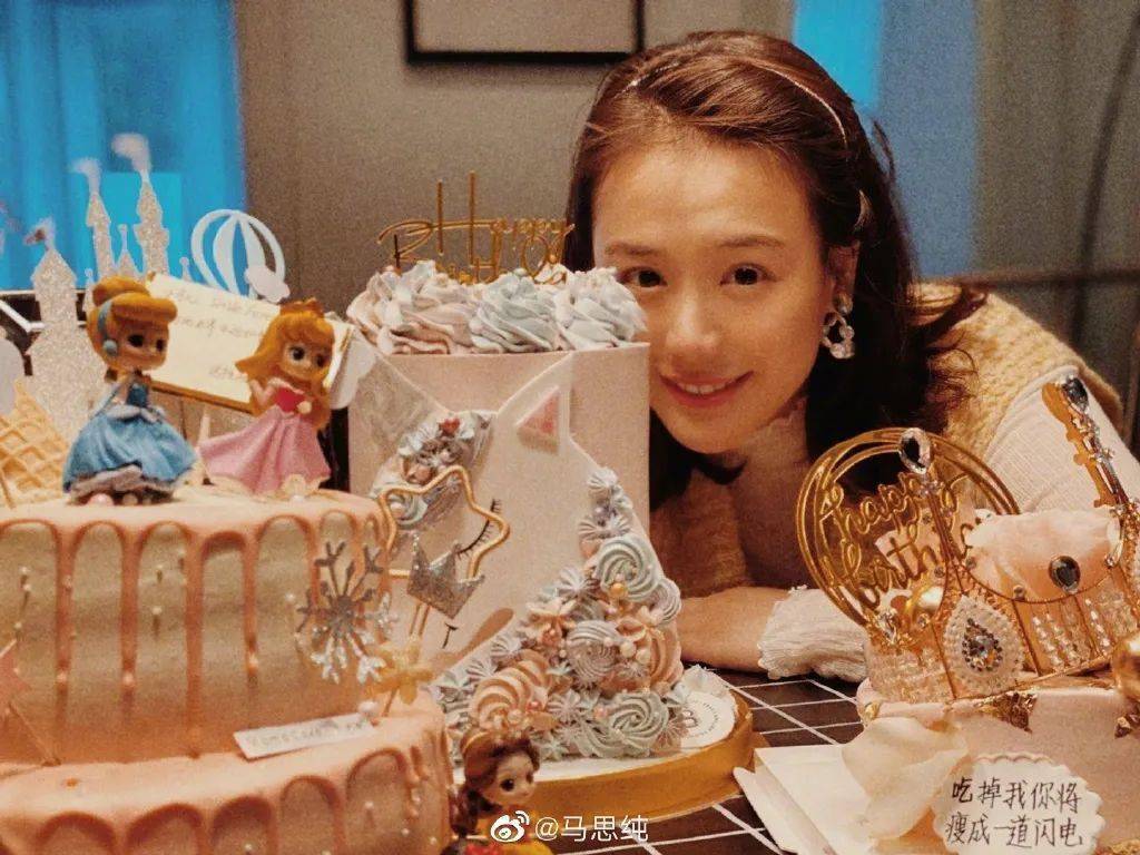 在家如何拍出高级感的生日照片 47ef08e1c02940b4bf26ce487b125146.jpeg