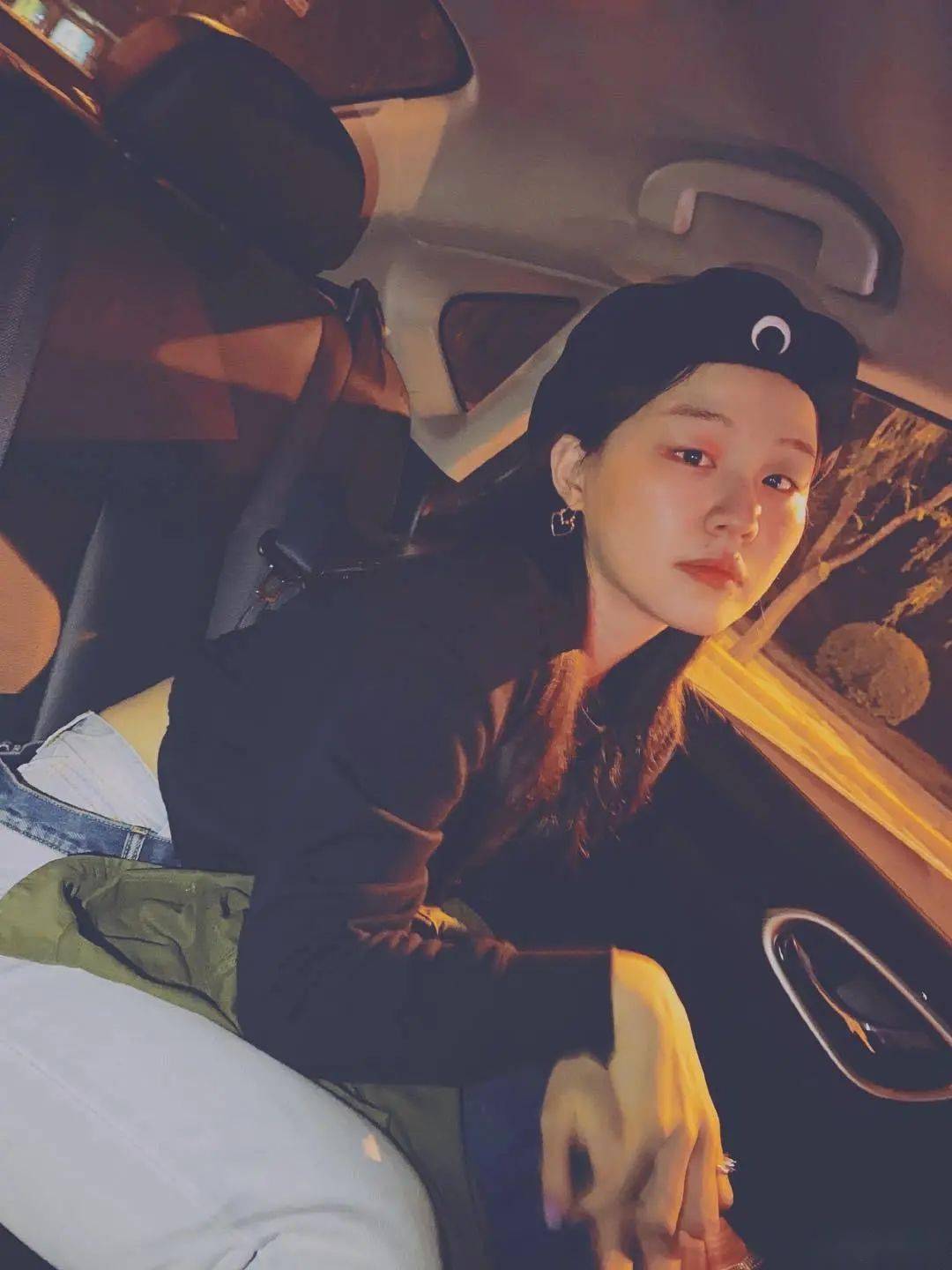 女孩|金靖是如何一步步走入大众视野的？爱笑的女孩运气不会太差