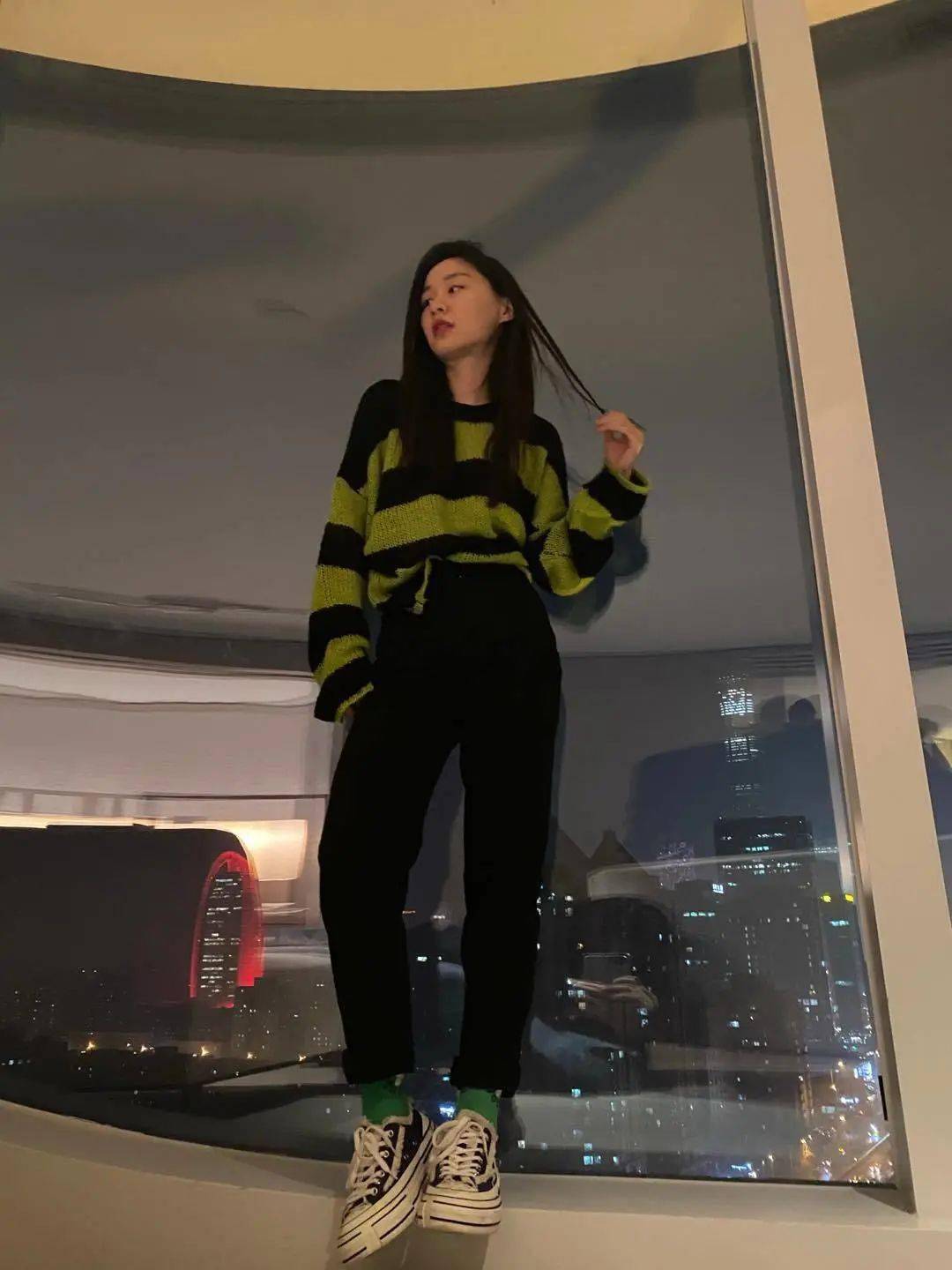 女孩|金靖是如何一步步走入大众视野的？爱笑的女孩运气不会太差