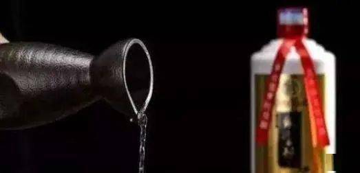 一斤白酒相当于多少啤酒呢?知道了你还拼酒吗?