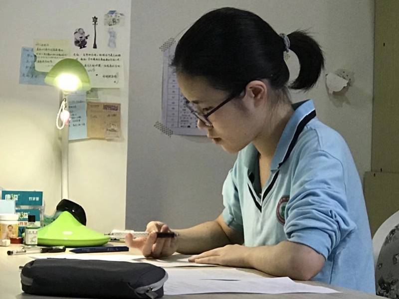 赵冠芸|中山纪中文科赵冠芸成绩被屏蔽，清华和北大都想要录取她