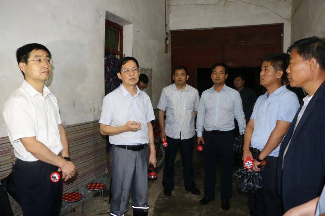 要闻县委县政府主要领导深入武功镇苏坊镇夜查防汛工作