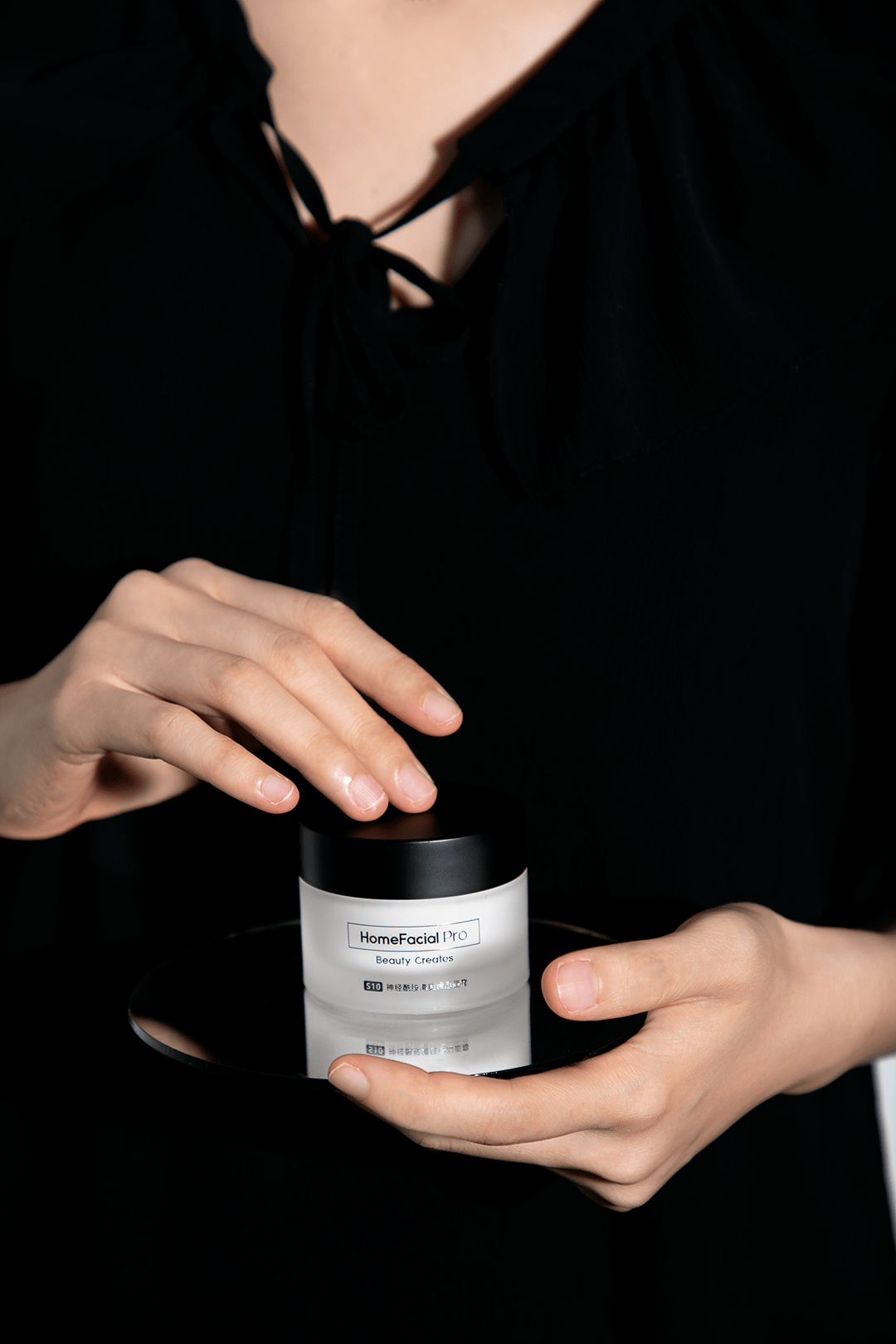 肌肤|50岁钟丽缇干了啥？！迷倒小12岁奶狗，不老神术教教我…