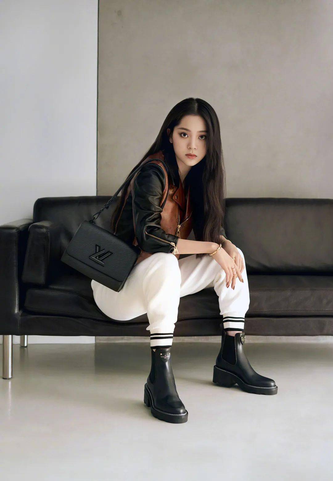 崩溃|欧阳娜娜被频繁网暴，不堪重负在节目崩溃大哭！才20岁的她到底做错了什么？