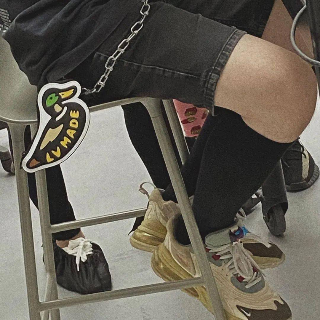 崩溃|欧阳娜娜被频繁网暴，不堪重负在节目崩溃大哭！才20岁的她到底做错了什么？