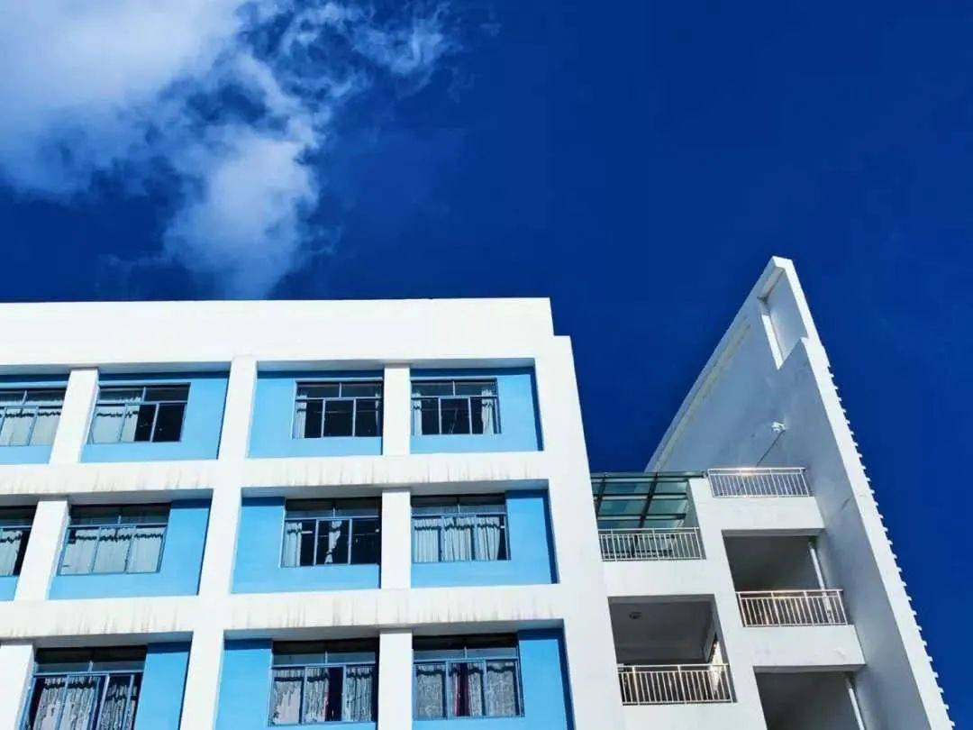 烟台|招生季 | 烟台大学文经学院“拍了拍”你招生简章了解一下