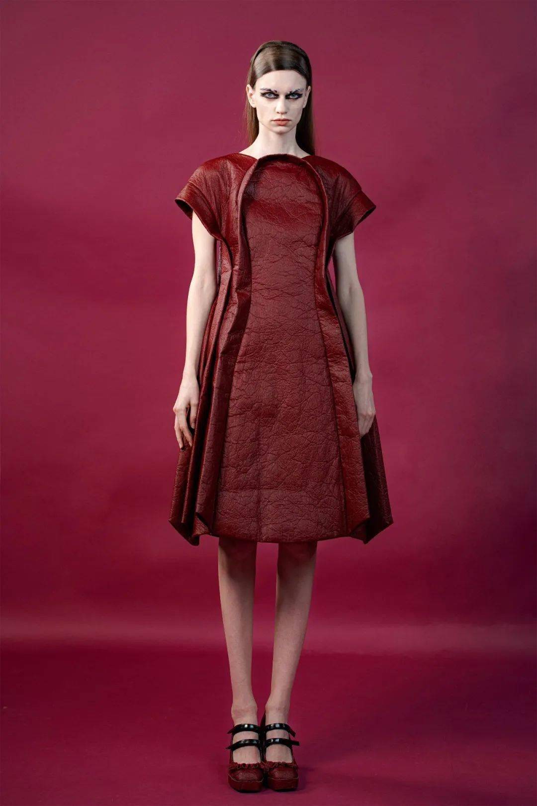 时装周|负重而行的巴黎高定时装周,怎么做才能逆天改命?