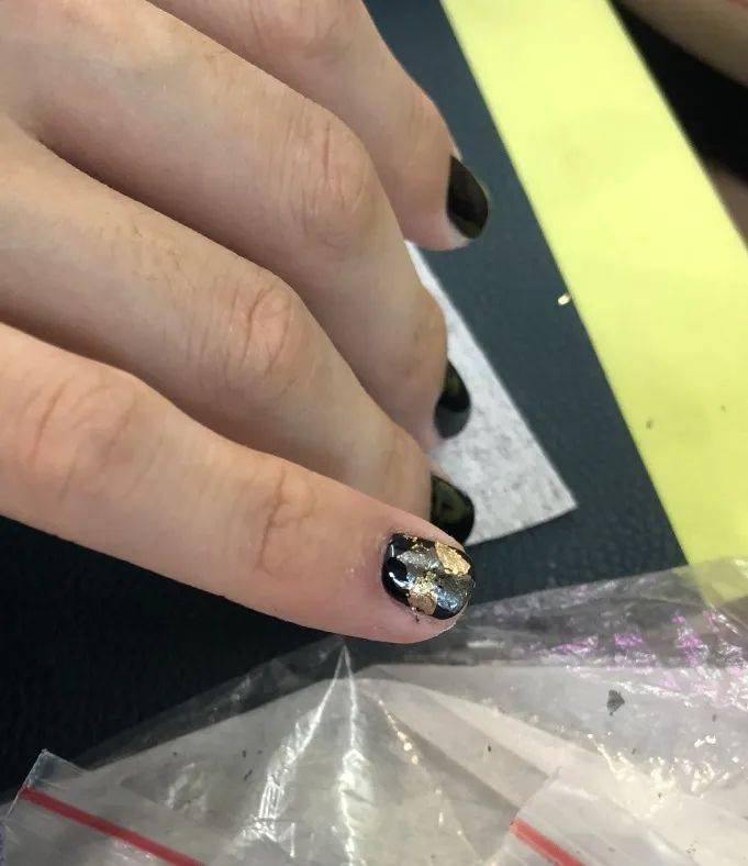 指甲|不再迷恋BLACKPINK的美甲， 我已亲自安排上3D美甲！