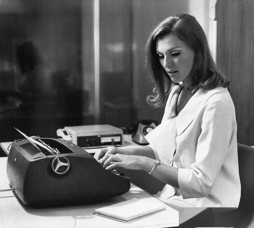 梅耶·|梅耶·马斯克|她冒险活成了其他女人羡慕的样子