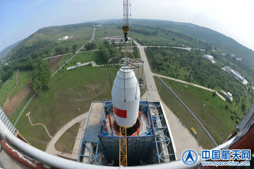 发射|长征四号乙运载火箭以一箭三星方式成功发射资源三号03星