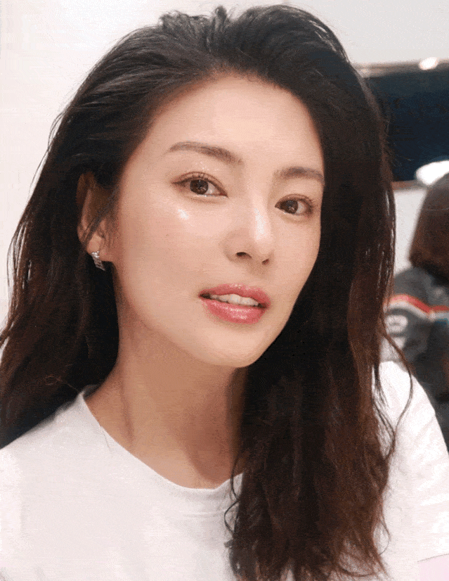 人间|别不信，绮绮子“人间鹦鹉妆”，一画年轻5岁！