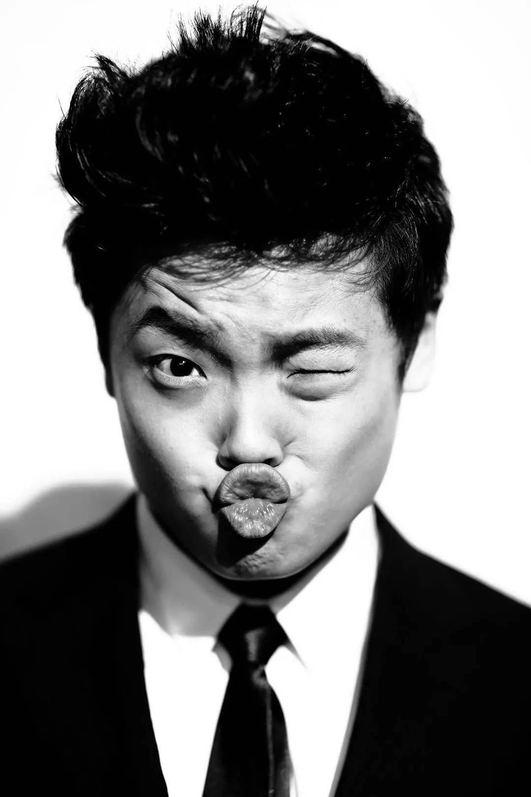 丁一滕。青年戏剧人,中国新锐实验戏剧导演,中央戏剧学院导演系博士在