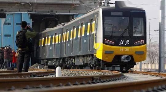 北京地铁6号线首次采用8b编组列车 成都地铁早期规划线路中的1号线,2