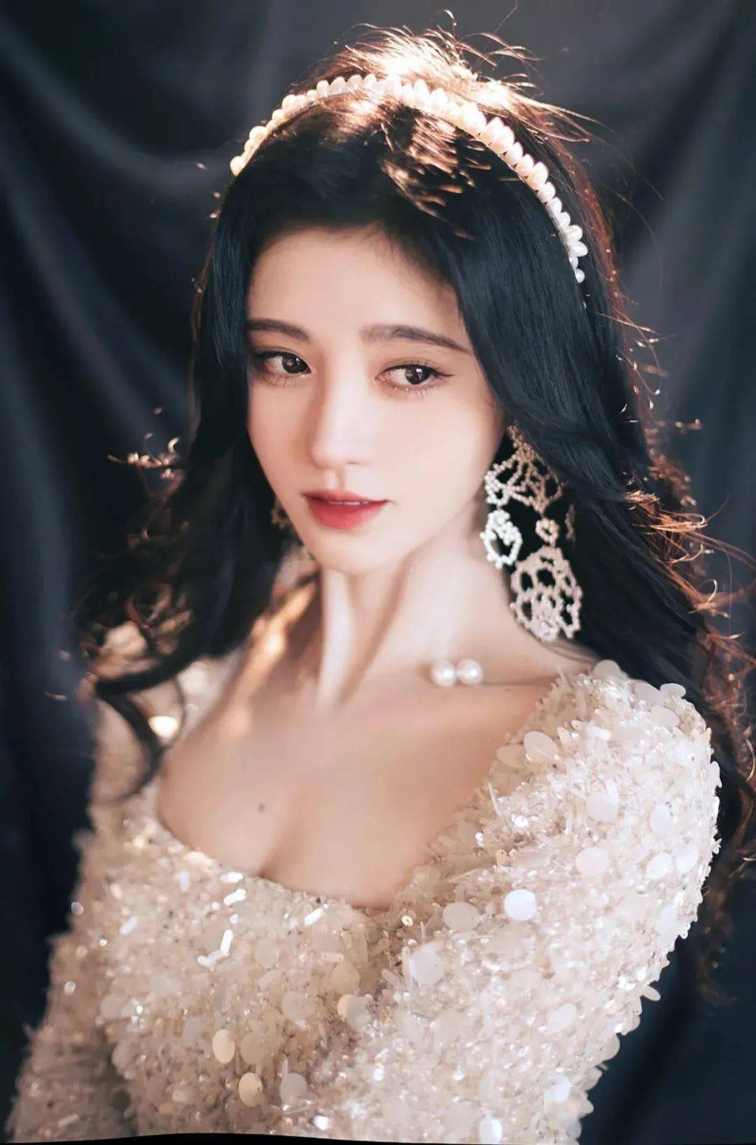 眉毛|眉形选对颜值翻倍，鞠婧祎的雾感野生眉才是复古画报女孩的标配！