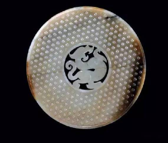古玉界：中国古代各时期的玉璧风格特征_搜狐网