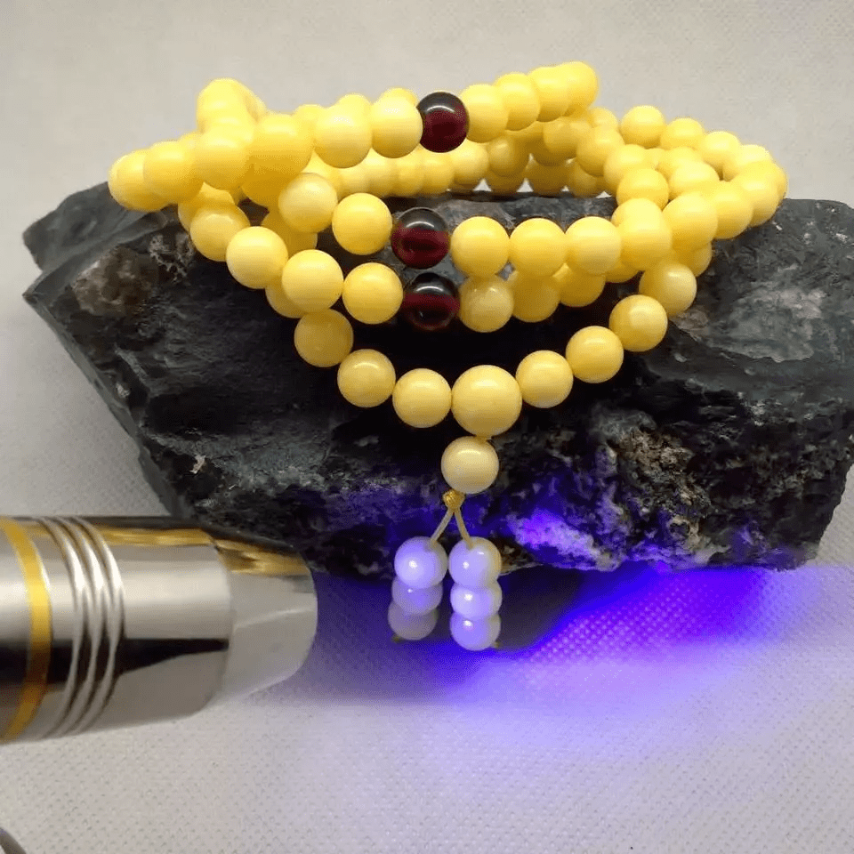 珠宝|杨杨：珠宝加荧光剂，戴久了毁容？业内潜规则，被我揭露了…