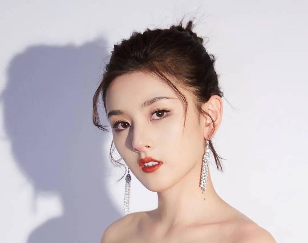 钟晓芹|都是三十而已，怎么就她先苦尽甘来了？