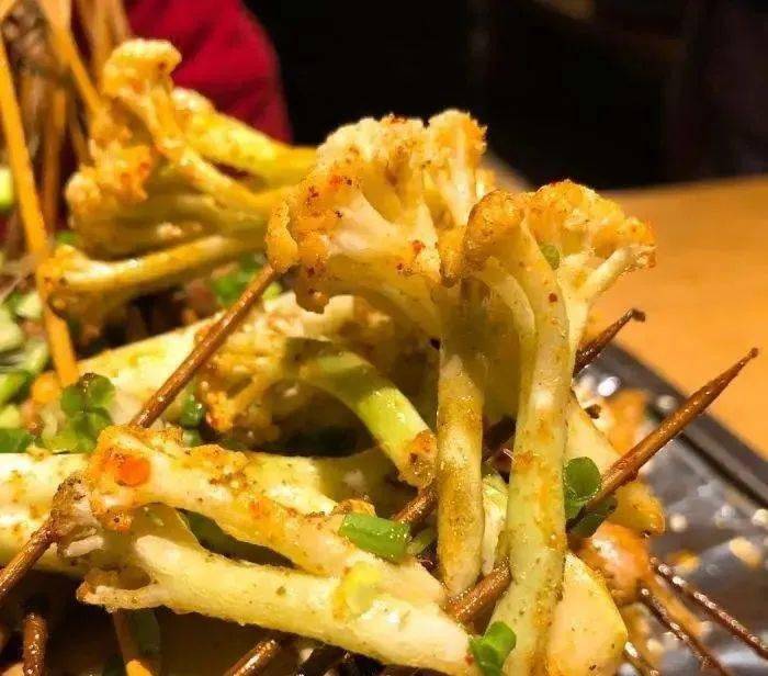 云南|地位最高的素菜是什么？比肉还香！云南烧烤界