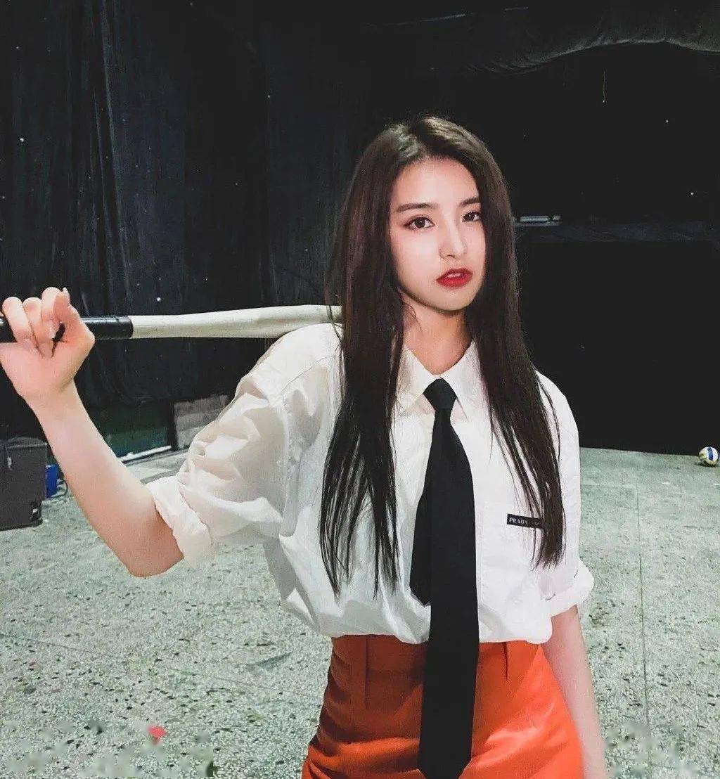 hold|烈日当头,杨幂 赵丽颖 佘诗曼靠什么hold住夏日绝色妆容?