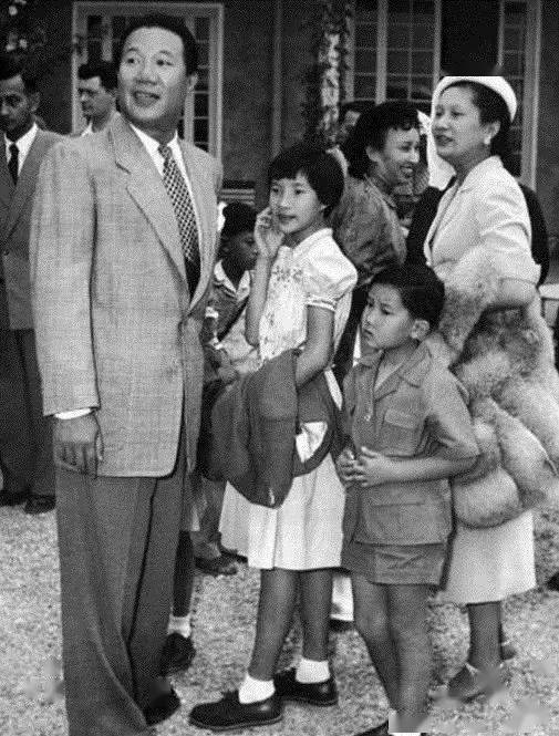 南芳|她为王室连生5子,死后却曝尸荒野!惊艳世界的末代皇后,是如何把自己作死的？