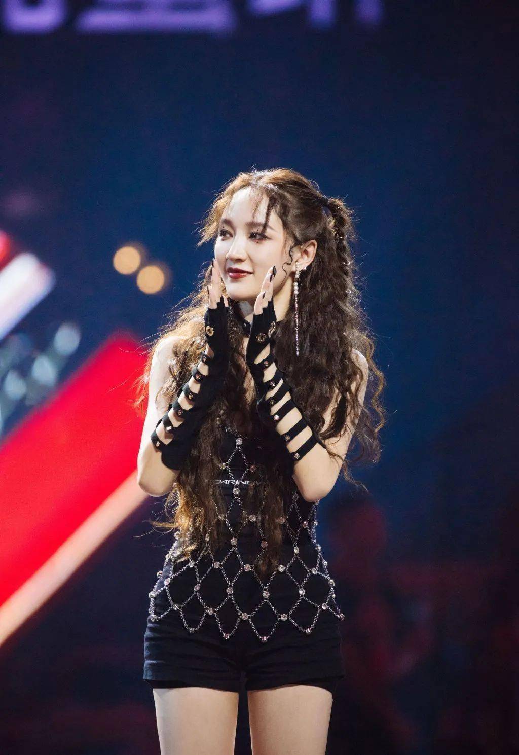 姐姐|Tony上线，姐姐团邀请你加入他们的造型群聊！