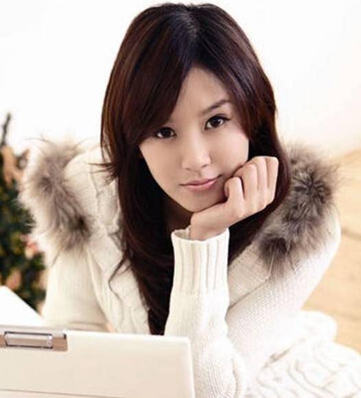 容貌|张子萱生二胎后容貌大变，苹果肌肿胀鼻子像匹诺曹，脸每次都不一样