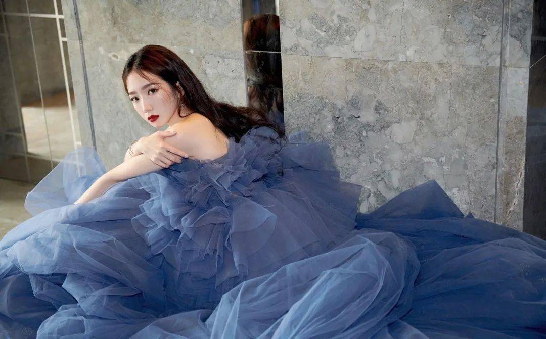 纱裙|谁能不爱夏日的薄纱连衣裙呢？