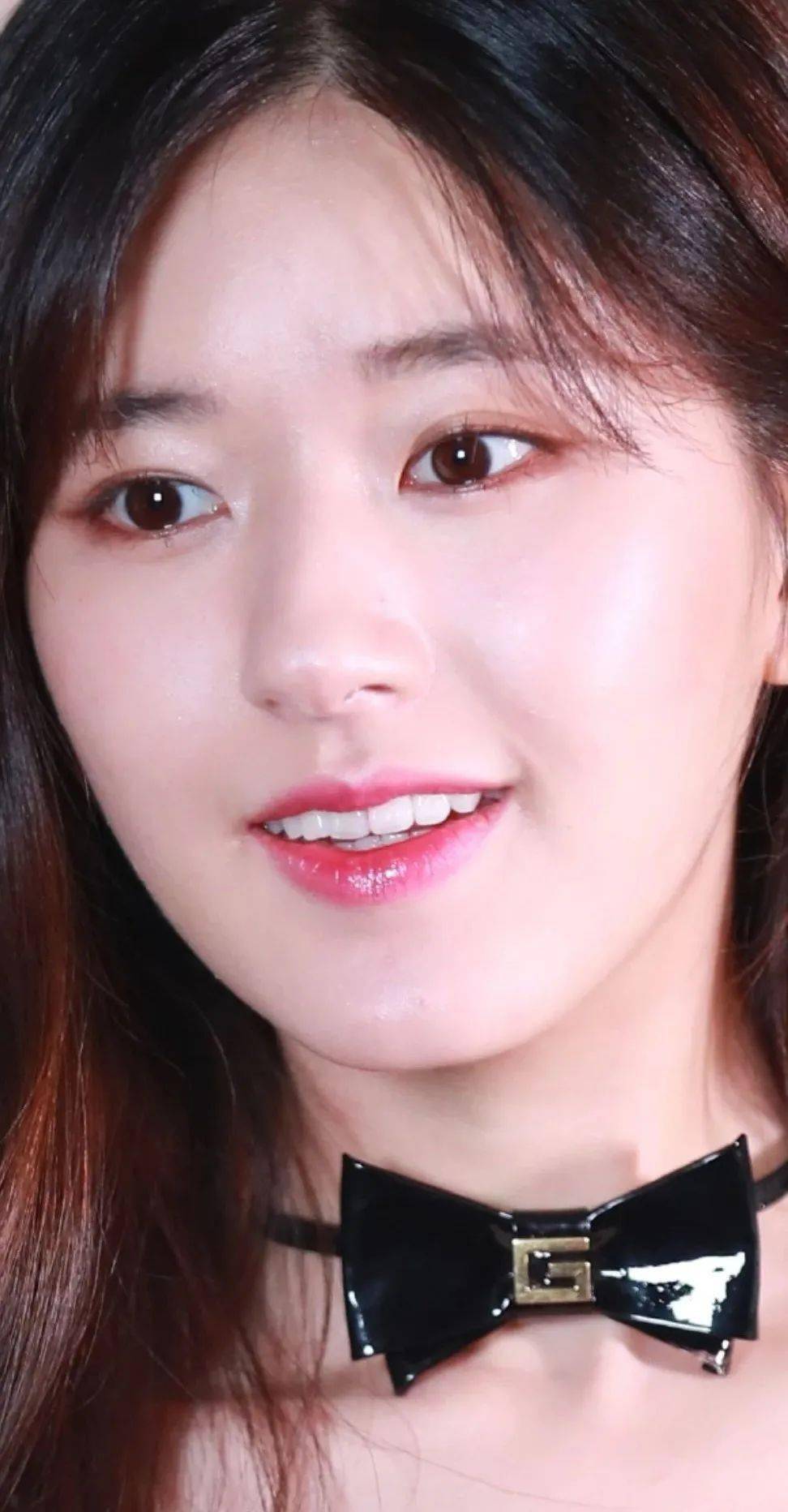 全是|是什么让一夜爆红的小花，直接上热搜？