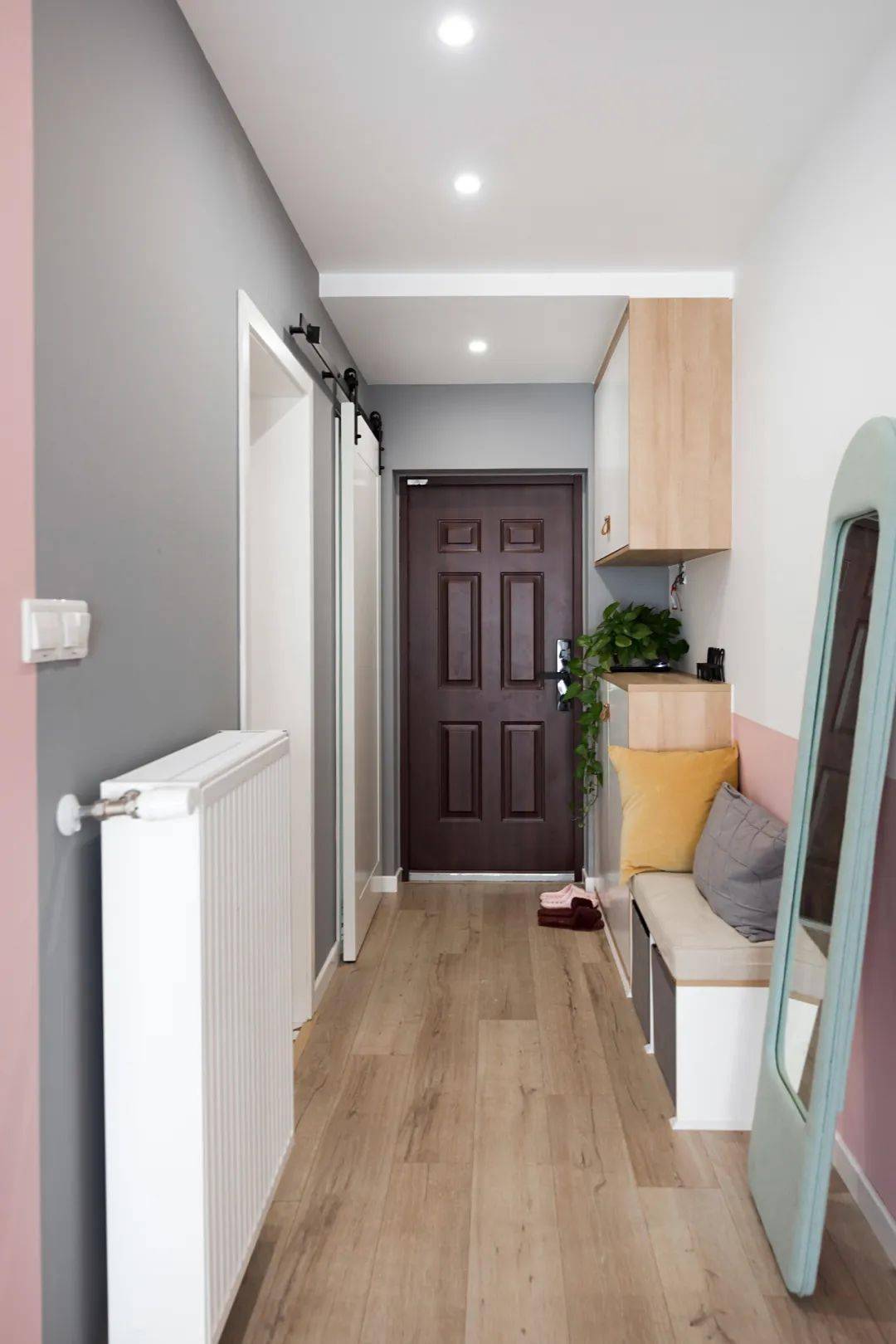 入户玄关地面玻璃隔断 a5dccfd549884ee0ad33e32bab168606.jpeg