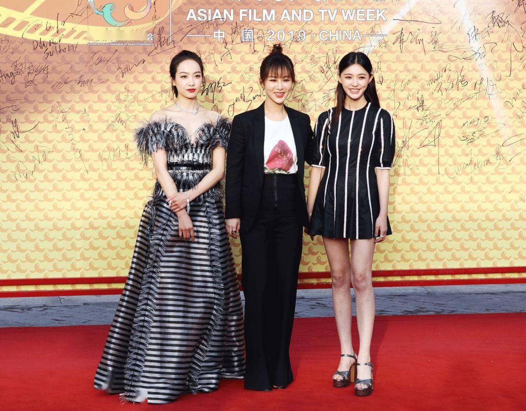 女明星|杨紫，与关晓彤土得不相上下