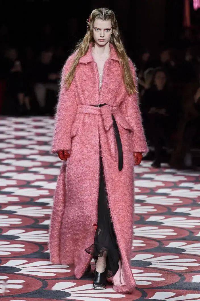 色彩|2020/21秋冬女装色彩趋势：复古时尚风潮再次燃起！半身裙流行趋势！