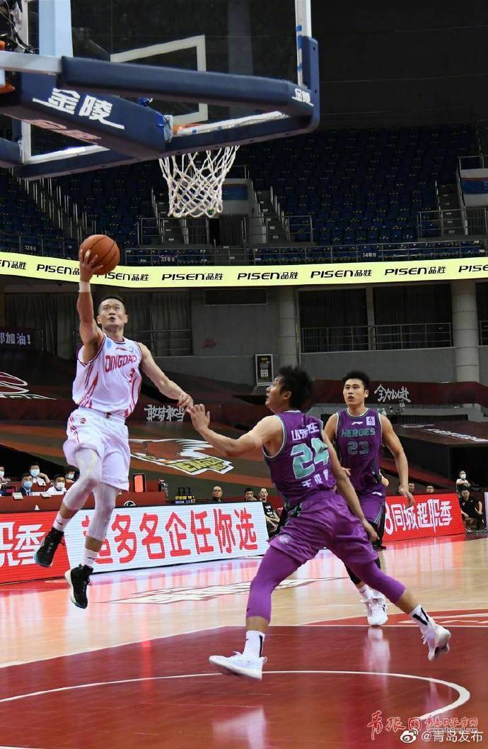 双星队|青岛国信双星队杀进CBA八强