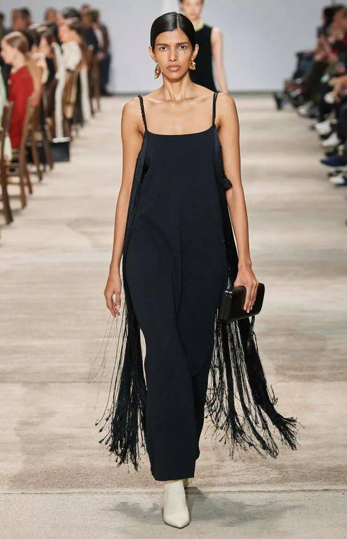 女装|2021春夏流行趋势，8大女装细节，你不可不知！