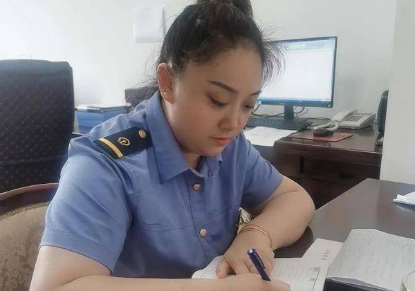 通信员|又美又飒！看“兵姐姐”变装