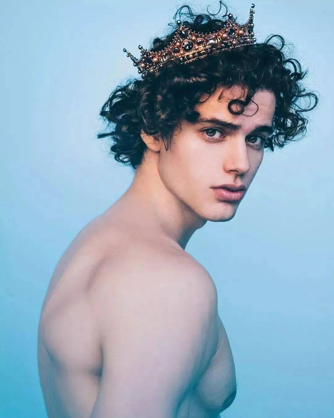 全网|191cm肌肉男模私照火遍全网，1亿网友在线鸡叫喊“老公”，直男都被“掰弯”！？