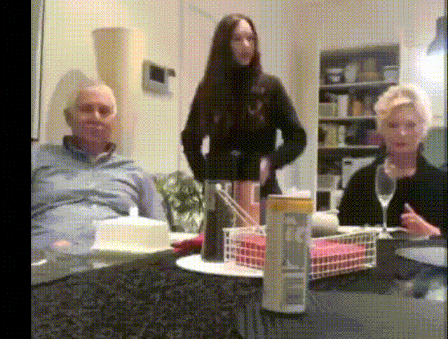 围巾|围巾绑头上是种什么时尚？60多岁老太太教这个居然有四十多万粉丝