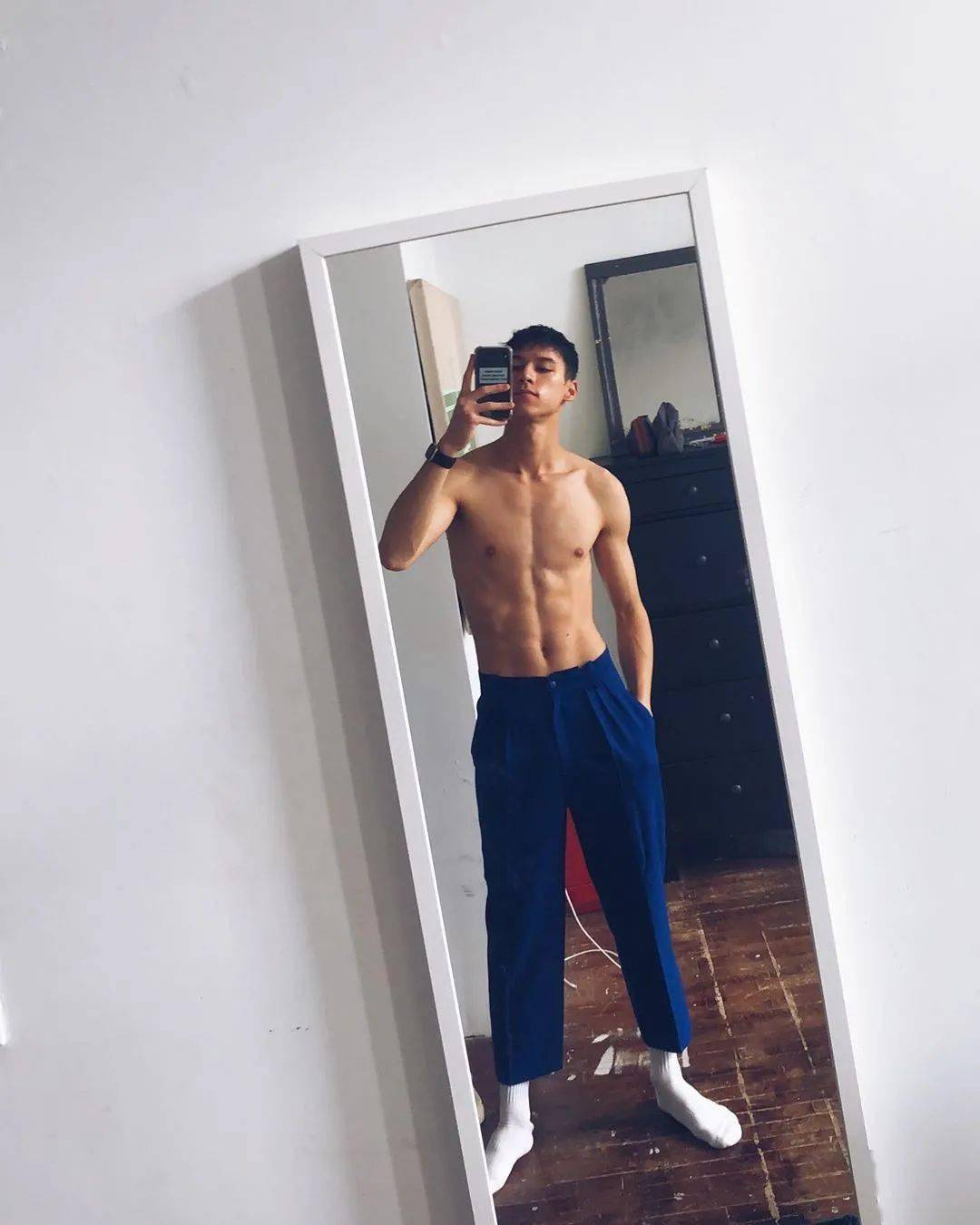 亚裔|时尚圈又迎来热门亚裔男模新人，完美到无需任何修饰