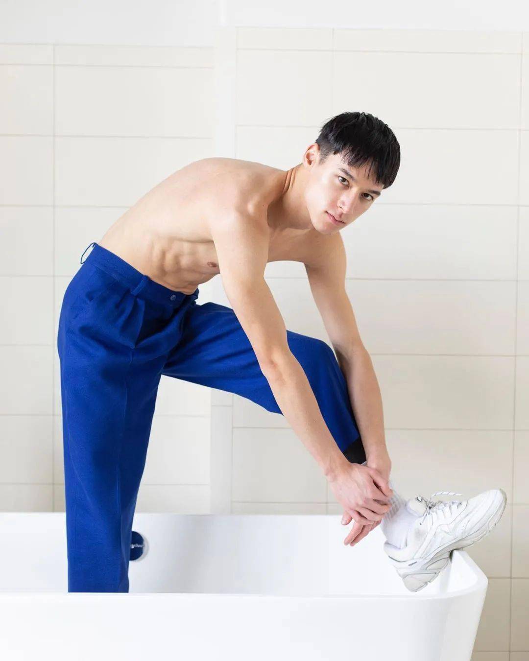 亚裔|时尚圈又迎来热门亚裔男模新人，完美到无需任何修饰