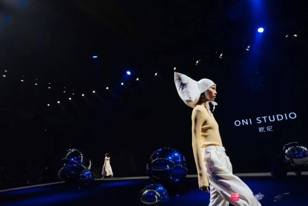 向在|ONI STUDIO 品牌专场秀 | 一手 · SUN IN SKY国际时尚周（暨SUN IN SKY第七届发布周）