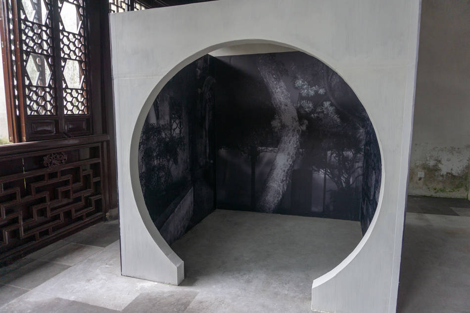 展览|看展览｜“走神”，当代摄影艺术展陈于古老的苏州园林