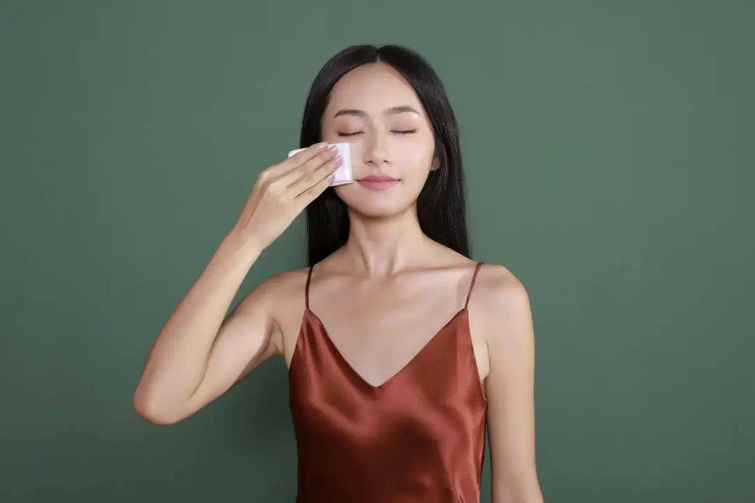 黑头|【超多干货！】对黑头粉刺无从下手？没有它，毛孔越弄越粗大！