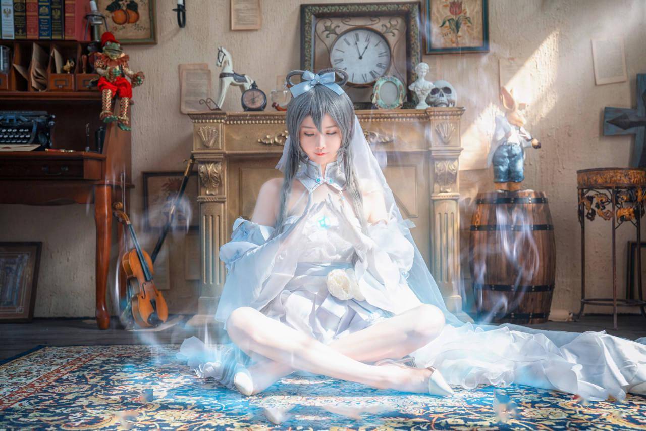 洛天依花嫁cosplay超可爱