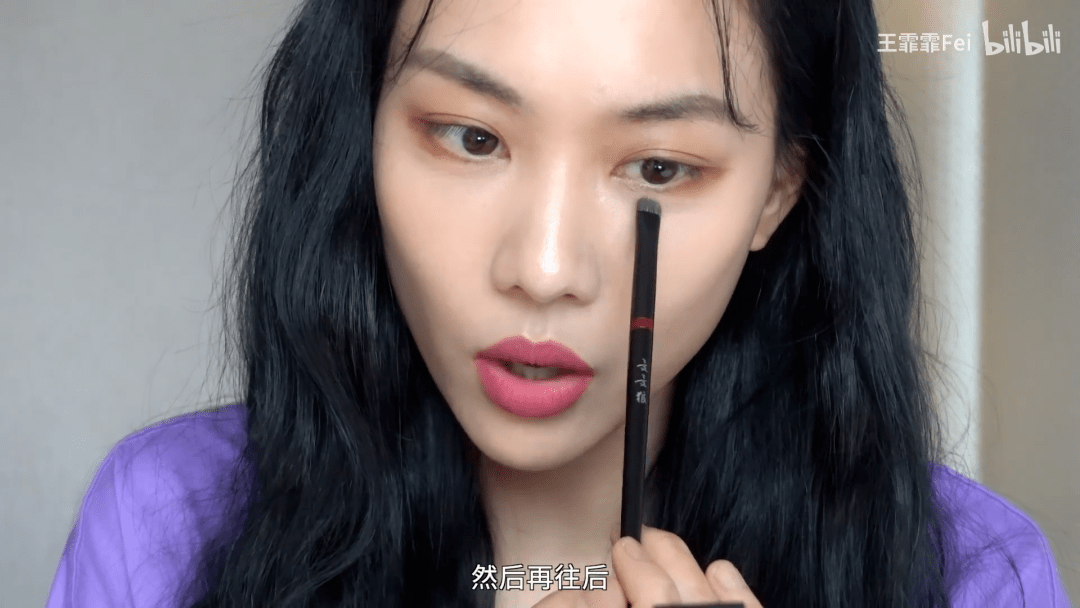 牛仔裤|打败万茜、宁静的王霏霏竟然是个ZARA女孩，想get她的49元同款T！