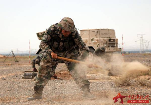 风沙|在大漠“吃土”、敷“风沙面膜”是怎样的体验？