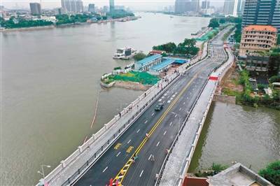 广州日报讯(全媒体记者曾卫康)昨日,海珠环岛路海珠涌大桥正式开通