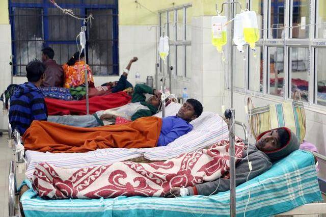 印度政府|印度假酒事件已致104人死亡 十余年间假酒为何屡禁不止？