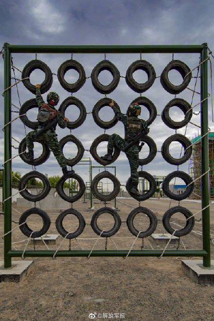 梁峰|兵哥的飞檐走壁，地球引力又解释不清楚了