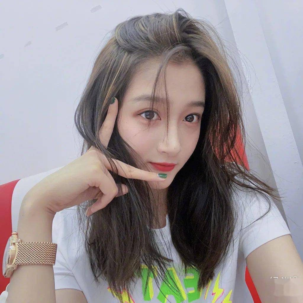 关晓彤|年年都是18岁,画个“四分之三减龄妆”就好了~