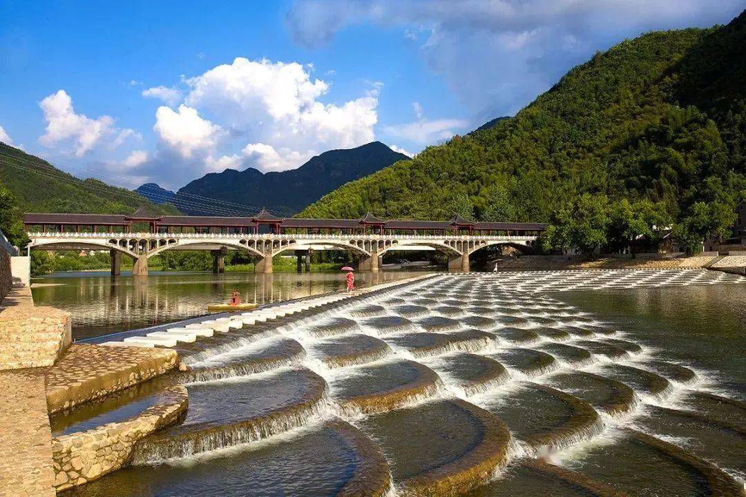 金沙探险漂流网红龙鳞坝探访孙权故里81516